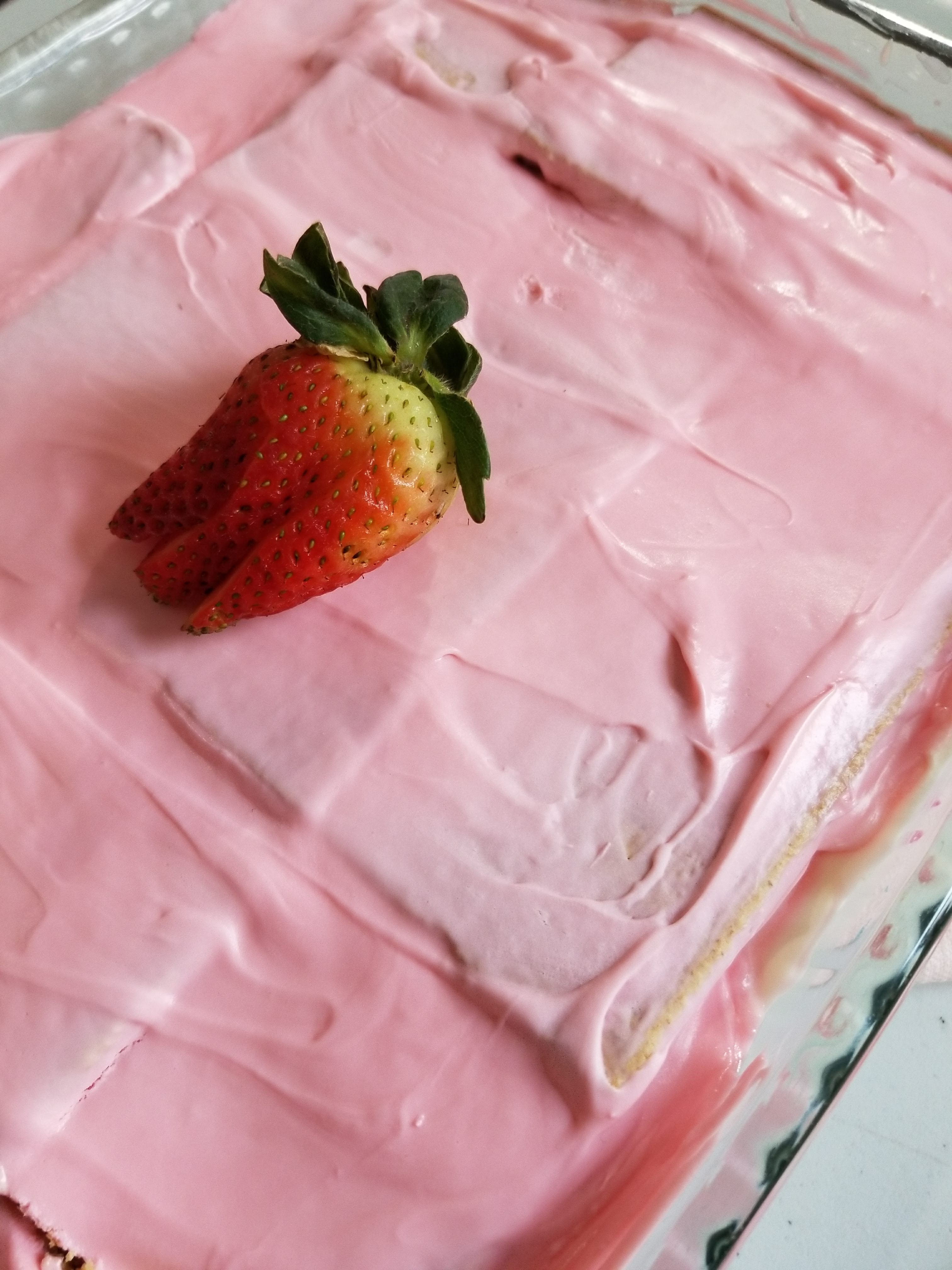 Strawberries N ream Eclair Cake 